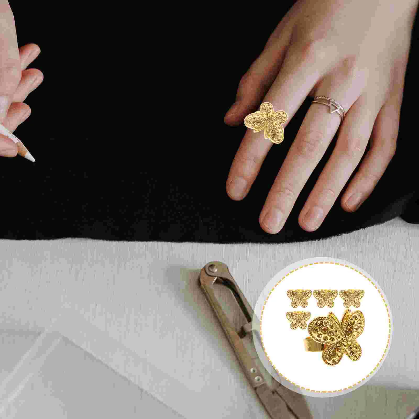 Thimbles Sewing Finger Ring Thimblehand Protector Cover Protectors Embroidery Needlework Sleeve Cross Quilting Metal Iron Grip
Thimbles Sewing Finger Ring Thimblehand Protector Cover Protectors Embroidery Needlework Sleeve Cross Quilting Metal Iron Grip