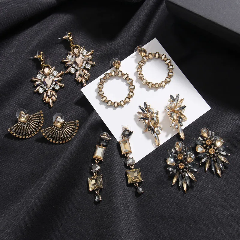 European and American crystal earrings fashion mysterious black rhinestones shiny rhinestones ladies wedding party earrings
European and American crystal earrings fashion mysterious black rhinestones shiny rhinestones ladies wedding party earrings