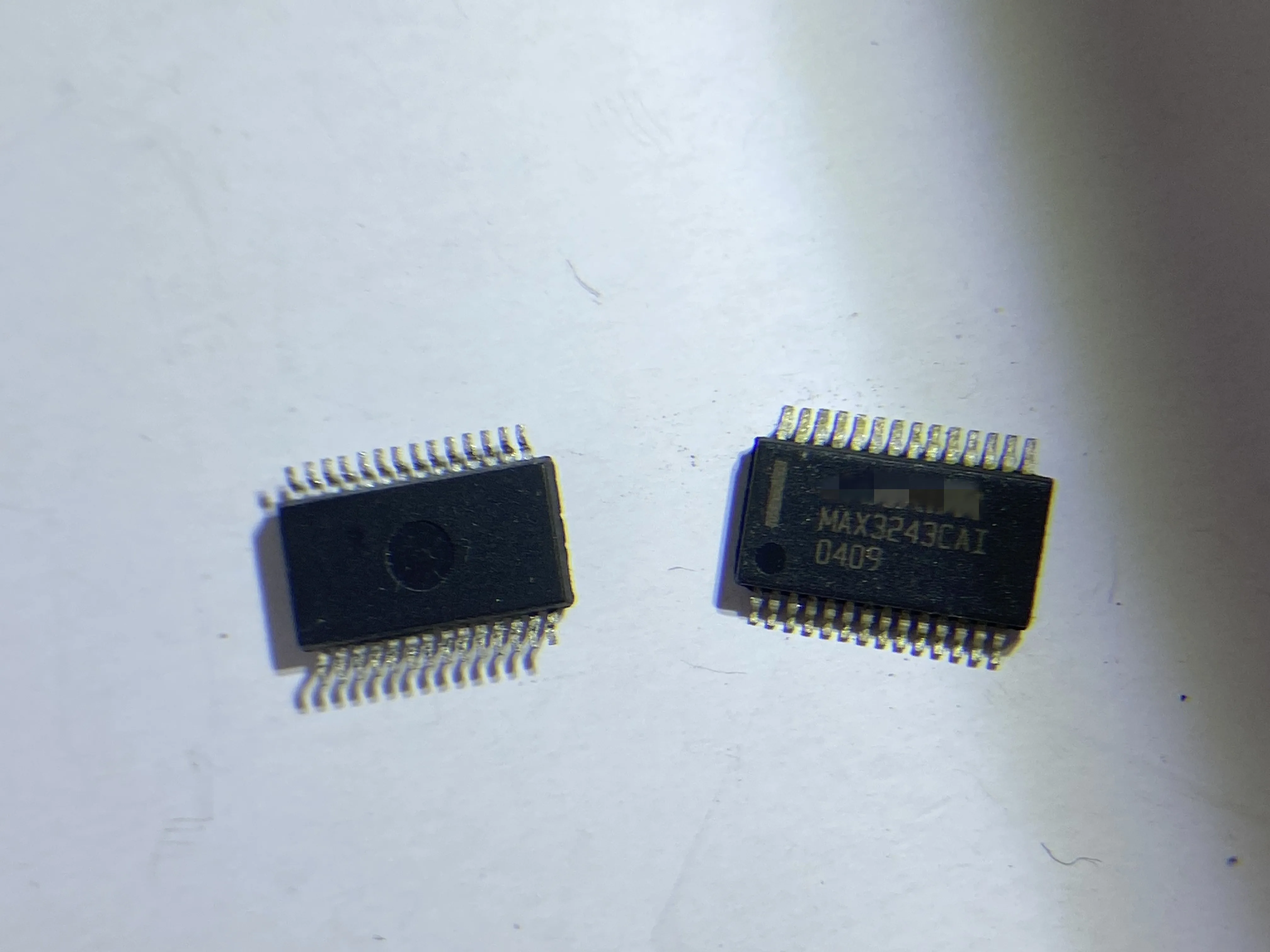 5PCS Original be of great Quality MAX3243 MAX3243CAI Triple Transmitter Quint Receiver RS-232 28-Pin SSOP
5PCS Original be of great Quality MAX3243 MAX3243CAI Triple Transmitter Quint Receiver RS-232 28-Pin SSOP
