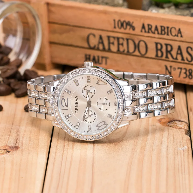 Роскошные золотые женские кварцевые часы Geneva из нержавеющей стали с кристаллами