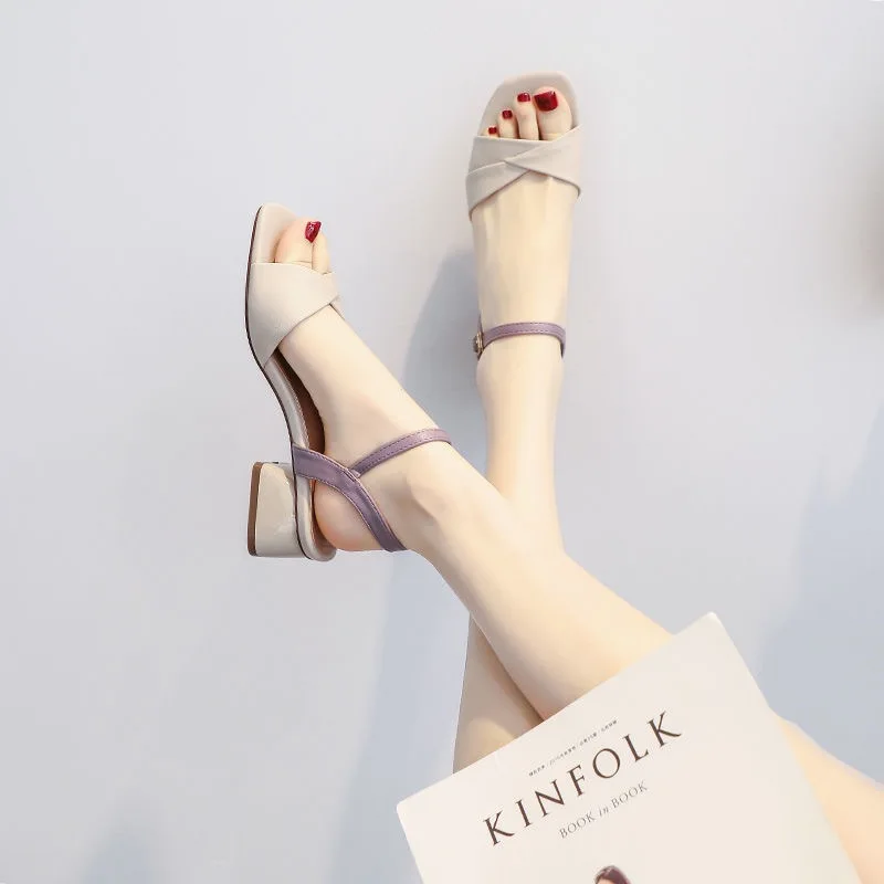 Лето 2023, женская повседневная обувь на низком каблуке, элегантные женские туфли на высоком каблуке, женская модная обувь с пряжкой 
Лето 2023, женская повседневная обувь на низком каблуке, элегантные женские туфли на высоком каблуке, женская модная обувь с пряжкой