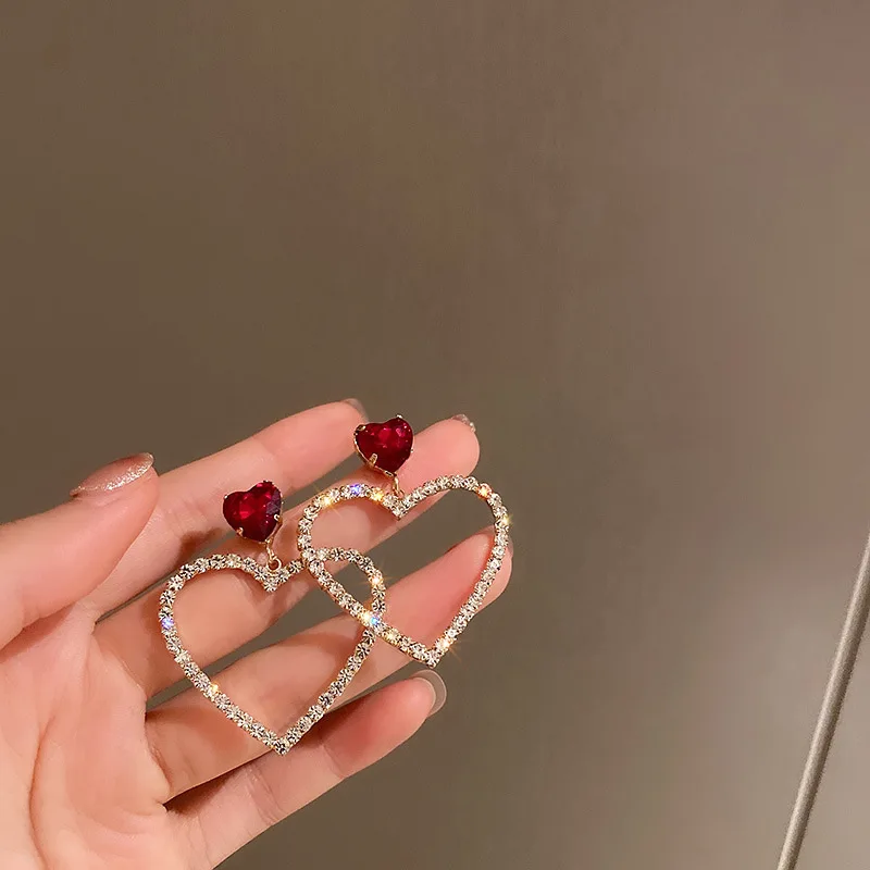 Red Crystal Gold Stud Earrings Rhinestone Heart Dangle Drop Earring For Women Korean Fashion 2022 New Christmas Jewelry Gifts
Red Crystal Gold Stud Earrings Rhinestone Heart Dangle Drop Earring For Women Korean Fashion 2022 New Christmas Jewelry Gifts