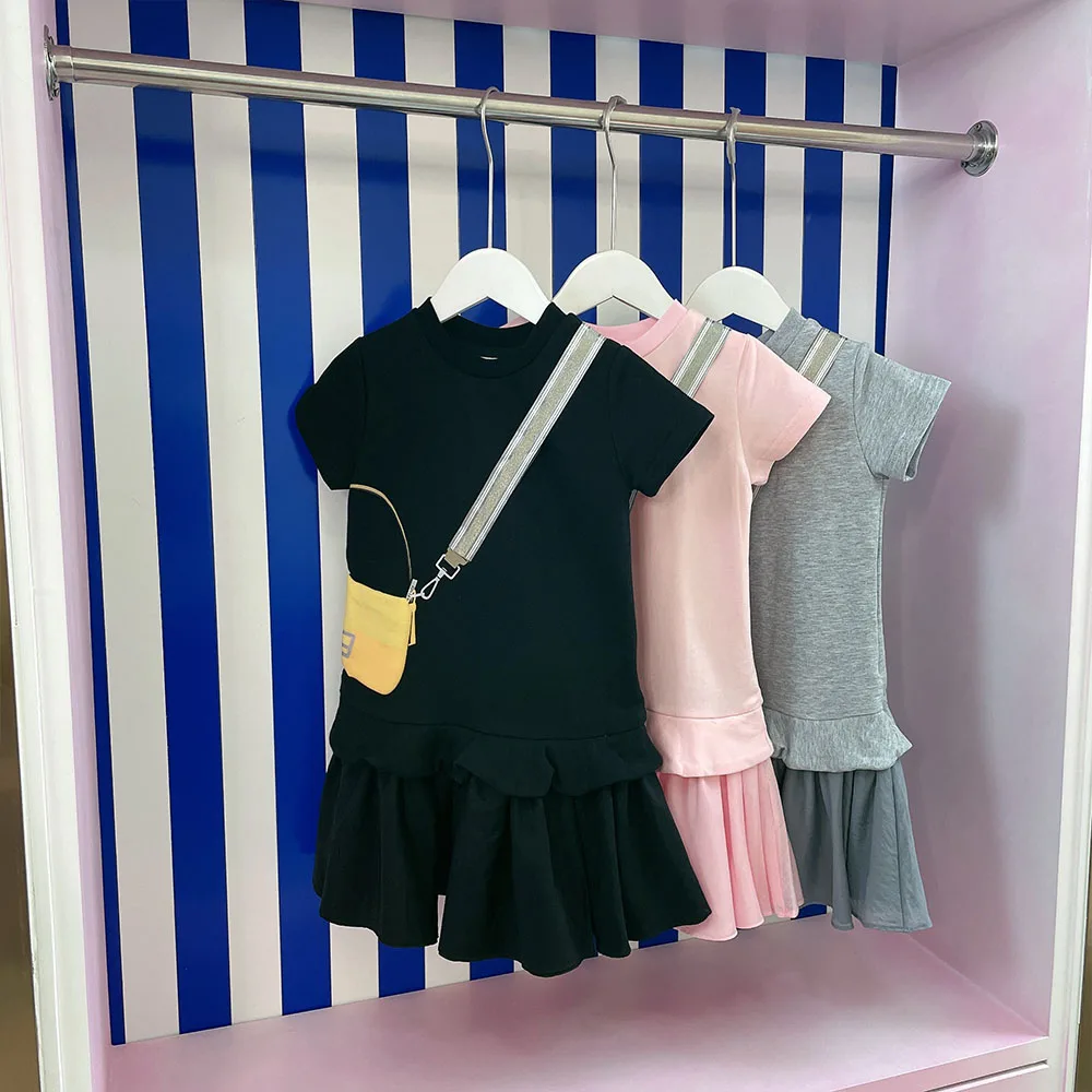High end children's summer clothes new girls' tricolor messenger bag design dress round neck short sleeve pleated skirt dress
High end children's summer clothes new girls' tricolor messenger bag design dress round neck short sleeve pleated skirt dress