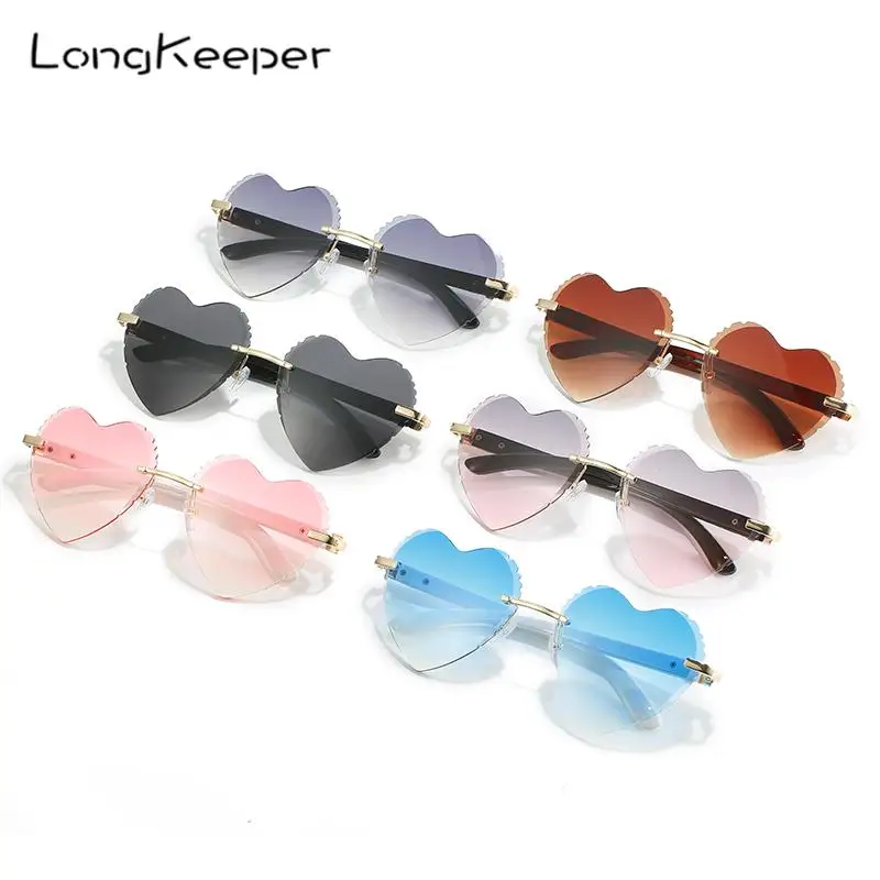 Женские солнцезащитные очки в форме сердца, модель 2022 дюйма, винтажные женские очки, летние аксессуары, защита от ультрафиолета
Женские солнцезащитные очки в форме сердца, модель 2022 дюйма, винтажные женские очки, летние аксессуары, защита от ультрафиолета