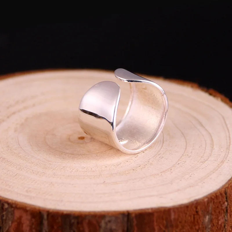 925 Sterling Silver Fashion Simple Glossy Wide-brimmed Temperament Women's Ring Jewelry Wedding Birthday Gift
925 Sterling Silver Fashion Simple Glossy Wide-brimmed Temperament Women's Ring Jewelry Wedding Birthday Gift