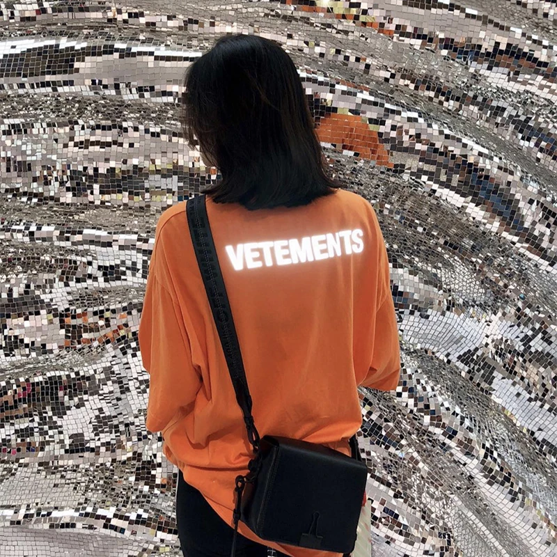 2021 футболки Vetement для мужчин и женщин, футболки с рисунком логотипа 3м, хорошее качество, уличная одежда, футболка VTM, хлопковые топы оверсайз 
2021 футболки Vetement для мужчин и женщин, футболки с рисунком логотипа 3м, хорошее качество, уличная одежда, футболка VTM, хлопковые топы оверсайз