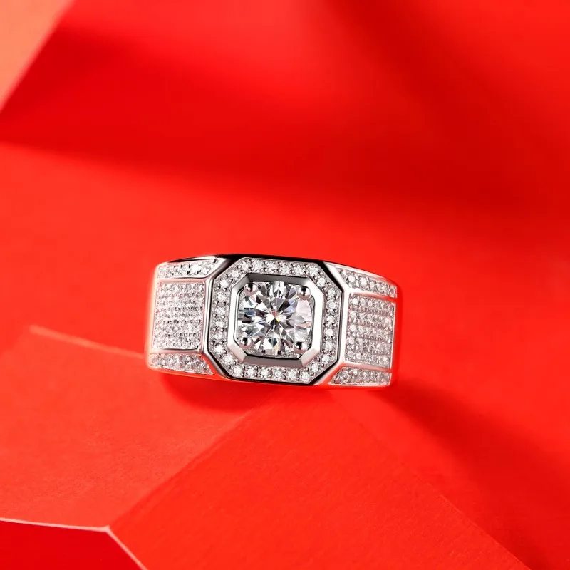 925 Silver Luxury Inlaid Moissanite Diamond Men's Ring Fashion Tide Couple Engagement Party Ring Jewelry Gift
925 Silver Luxury Inlaid Moissanite Diamond Men's Ring Fashion Tide Couple Engagement Party Ring Jewelry Gift