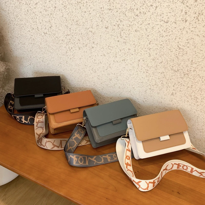 Small Classic Fashion Female Shoulder Bag Wide Straps Flap Crossbody Bags for Women 2023 Trend Simple Handbag Designer Bag
Small Classic Fashion Female Shoulder Bag Wide Straps Flap Crossbody Bags for Women 2023 Trend Simple Handbag Designer Bag