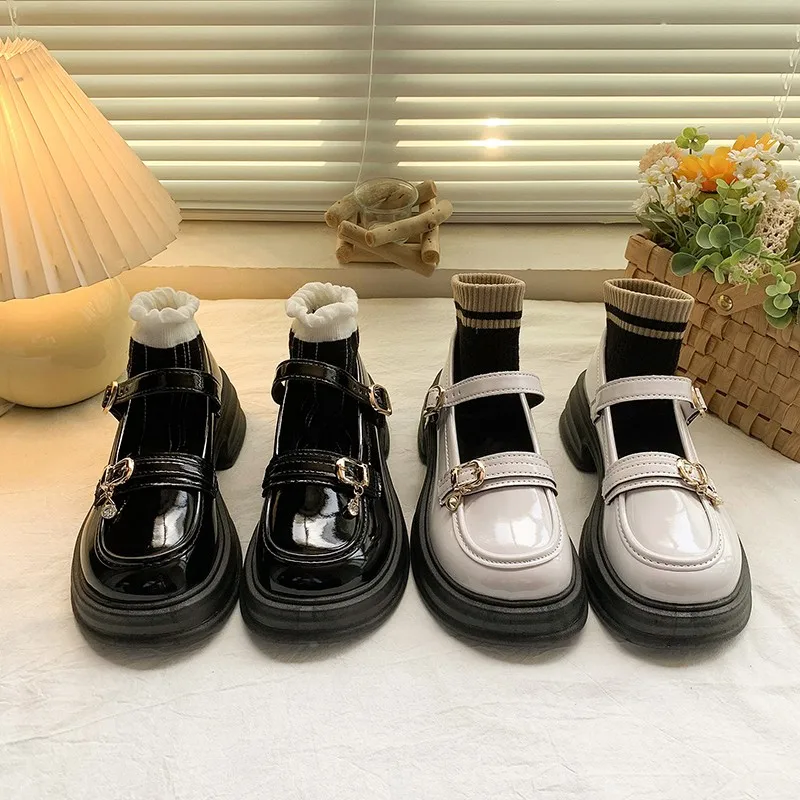 2023 Butterfly Metal Shallow Mouth Mary Janes Shoes Platform Black White Versatile Uniform Student Shoes Jk Small Leather Shoes
2023 Butterfly Metal Shallow Mouth Mary Janes Shoes Platform Black White Versatile Uniform Student Shoes Jk Small Leather Shoes