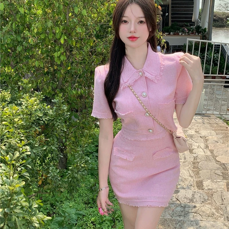 Summer New Small Fragrance Ladies Two-Piece Set Short-sleeved Pearls Button Jacket Coat+High-Waisted Skirt
Summer New Small Fragrance Ladies Two-Piece Set Short-sleeved Pearls Button Jacket Coat+High-Waisted Skirt