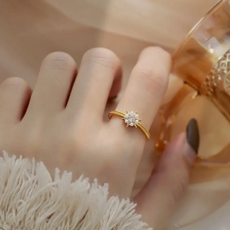 French Romantic Retro Exquisite Round Beads Flowers Ring For Grace Zircon Girl Women Ring Christmas Gift Jewelry
French Romantic Retro Exquisite Round Beads Flowers Ring For Grace Zircon Girl Women Ring Christmas Gift Jewelry