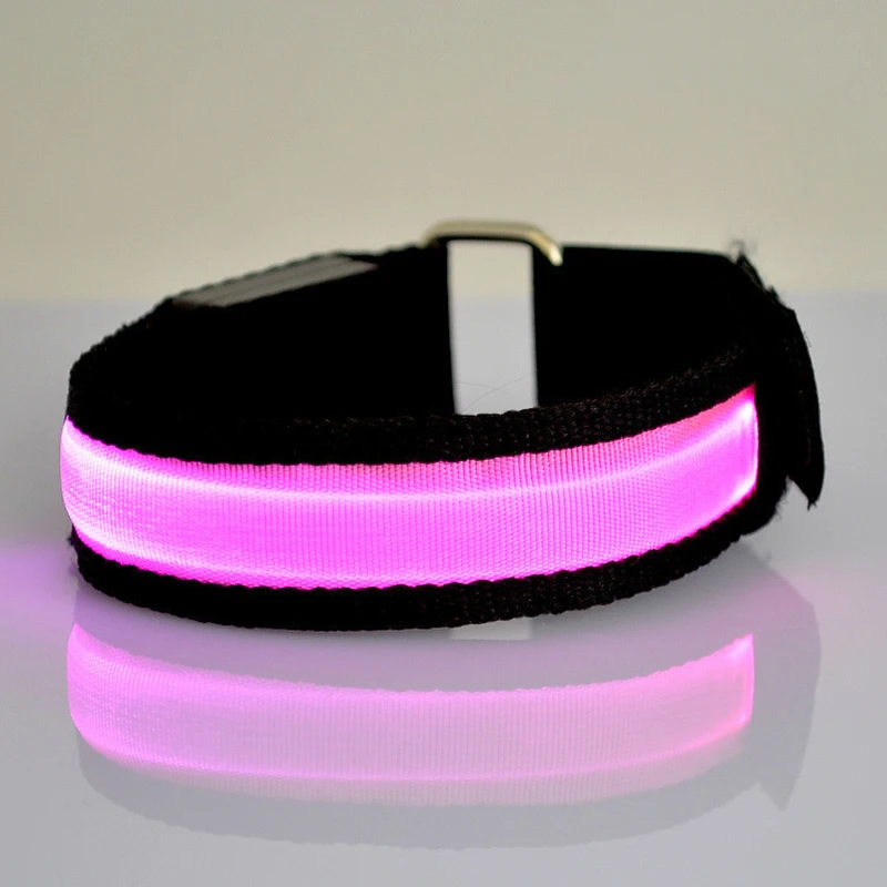 Outdoor Sports LED Luminous Arm Strap Portable New High-quality Nylon Arm Strap Suitable For Running, Mountaineering, Skating
Outdoor Sports LED Luminous Arm Strap Portable New High-quality Nylon Arm Strap Suitable For Running, Mountaineering, Skating