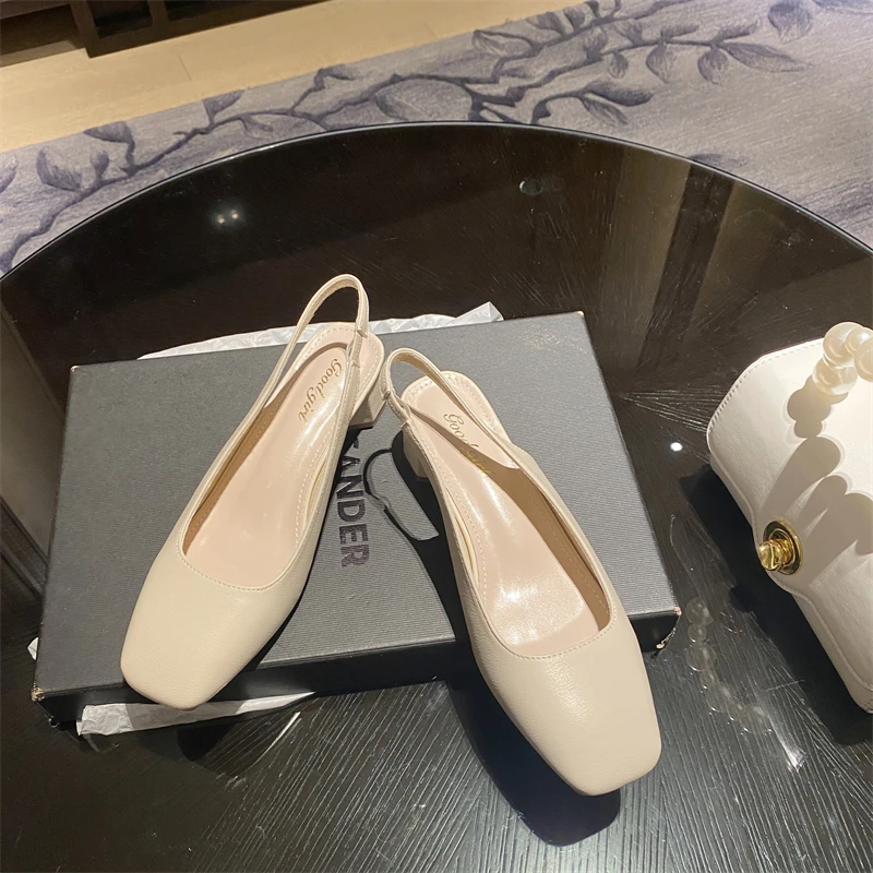 2022 New Fashion Women's Sandals Women's Outer Wear Fashion Net Red Baotou Shallow Mouth Sandals Thick Heel Waterproof Shoes
2022 New Fashion Women's Sandals Women's Outer Wear Fashion Net Red Baotou Shallow Mouth Sandals Thick Heel Waterproof Shoes
