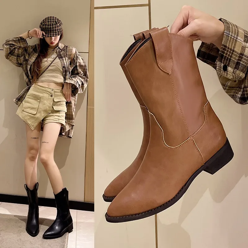 Women's cowboy boots with mid length sleeves that are below knee height and appear slim Chelsea boots
Women's cowboy boots with mid length sleeves that are below knee height and appear slim Chelsea boots
