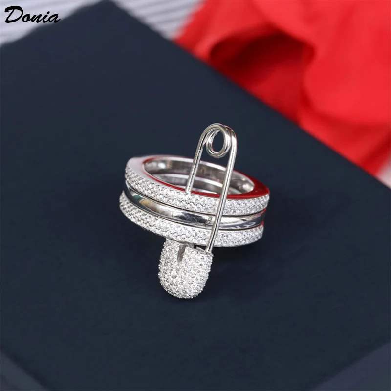 Donia jewelry Europe and the United States new luxury ring new AAA zircon small pin ring trend ladies fashion high-end ring
Donia jewelry Europe and the United States new luxury ring new AAA zircon small pin ring trend ladies fashion high-end ring