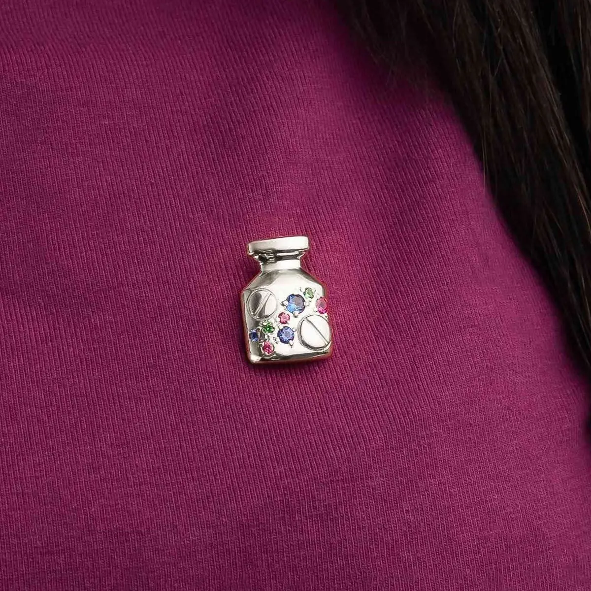 Medicine Canister Lapel Pin Inlay Fashion Colorful Zircon Luxurious Exquisite Decorative Medical Brooch Badge Gift
Medicine Canister Lapel Pin Inlay Fashion Colorful Zircon Luxurious Exquisite Decorative Medical Brooch Badge Gift