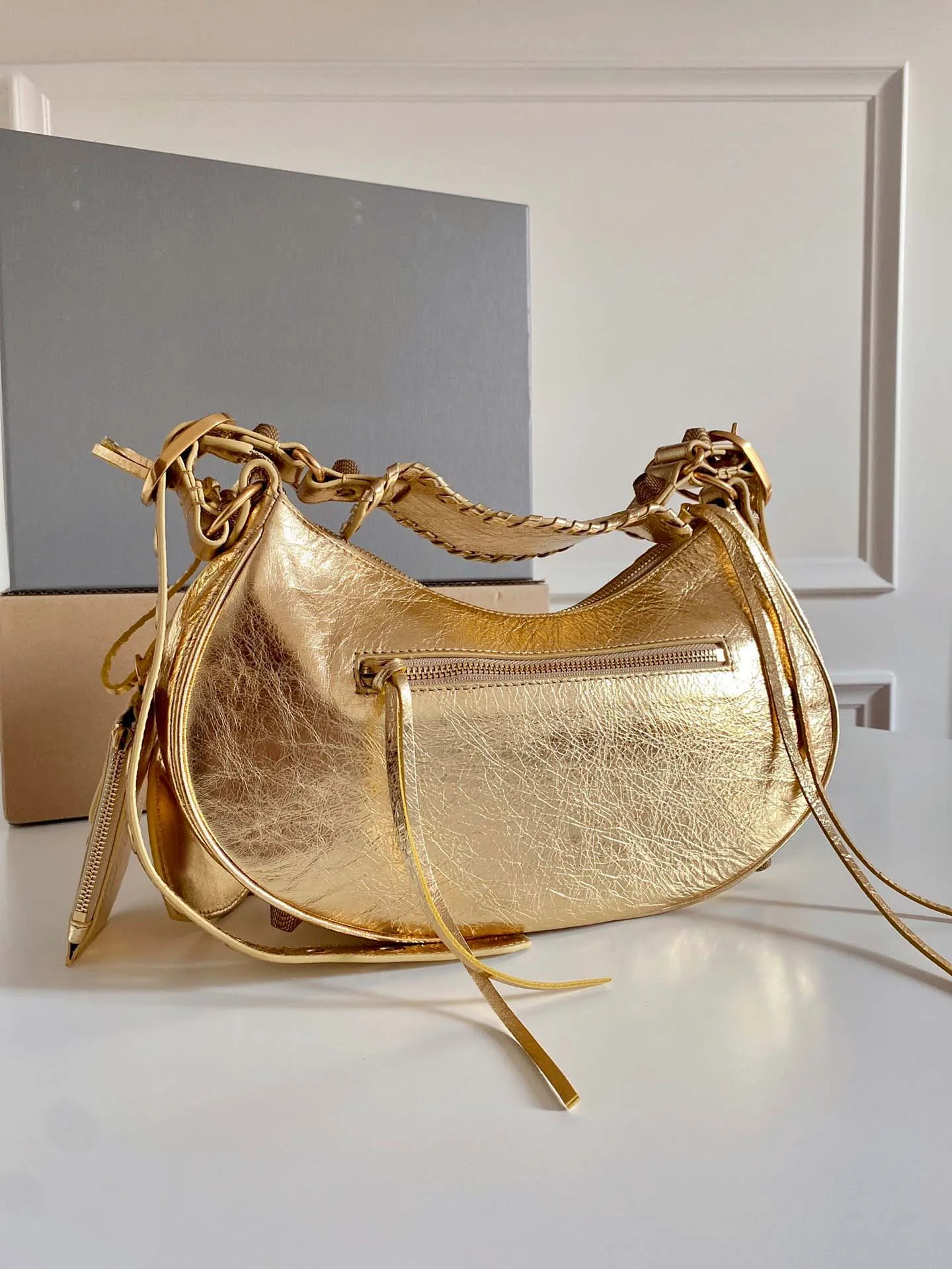 2023 New Classic Fashion Half -Moon Dumpling Bag Designer Top Quality Leather Ladies Lady'S Shoulder Mesengers Bag Underarm Bag
2023 New Classic Fashion Half -Moon Dumpling Bag Designer Top Quality Leather Ladies Lady'S Shoulder Mesengers Bag Underarm Bag