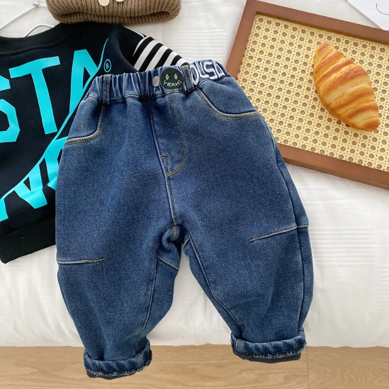2022 Winter Kids denim pants solid color patchwork Children Loose Trousers Lining Fur Boys pants
2022 Winter Kids denim pants solid color patchwork Children Loose Trousers Lining Fur Boys pants