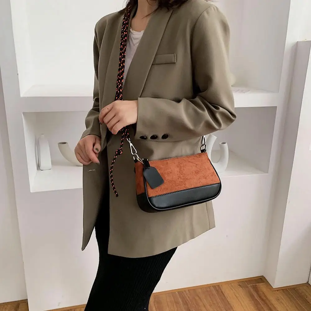 Simple Fashion Shoulder Messenger Bag Portable Zipper Bag Opening Splicing Crossbody Bag Women PU Leather Hit Color
Simple Fashion Shoulder Messenger Bag Portable Zipper Bag Opening Splicing Crossbody Bag Women PU Leather Hit Color