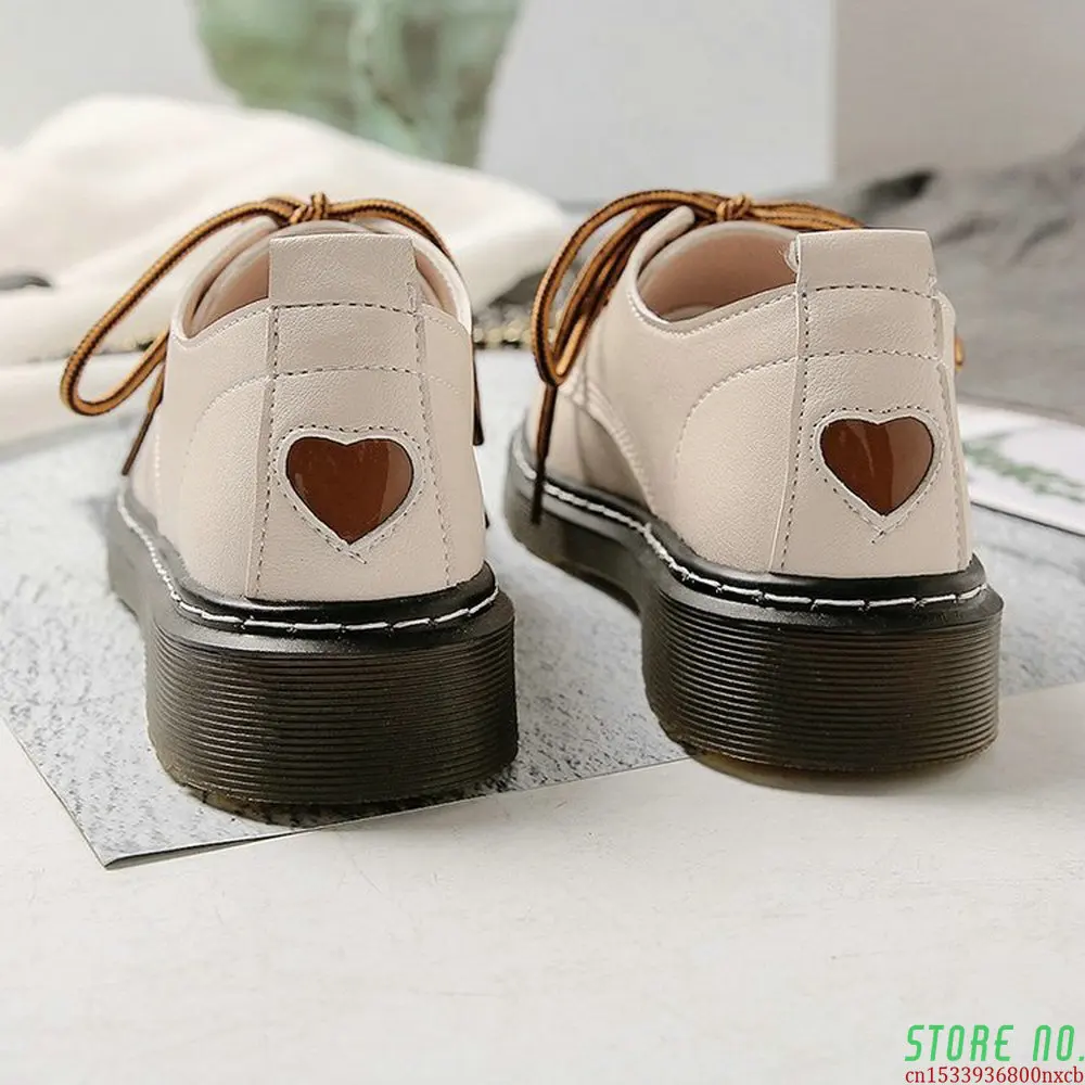 Women Sneakers Lace Up Leather Autumn Girl Shoe With Love Heart Platform Ladies Oxford Retro Flat Shoes College Style
Women Sneakers Lace Up Leather Autumn Girl Shoe With Love Heart Platform Ladies Oxford Retro Flat Shoes College Style