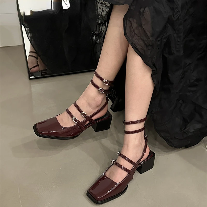

2023 Summer Design Women Sandal Fashion Narrow Band Dress Square Heel Shoes Ladies Outdoor Patent Leather Mary Jane Shoes