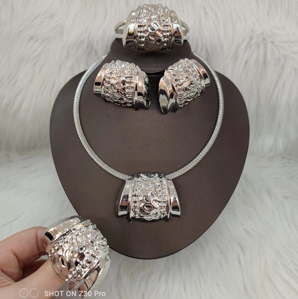 Women 5 pcs Jewelry Set Dubai African Nigerian Style Women's Earrings Bracelet Ring Necklace Set Silver Plate Wedding
Women 5 pcs Jewelry Set Dubai African Nigerian Style Women's Earrings Bracelet Ring Necklace Set Silver Plate Wedding
