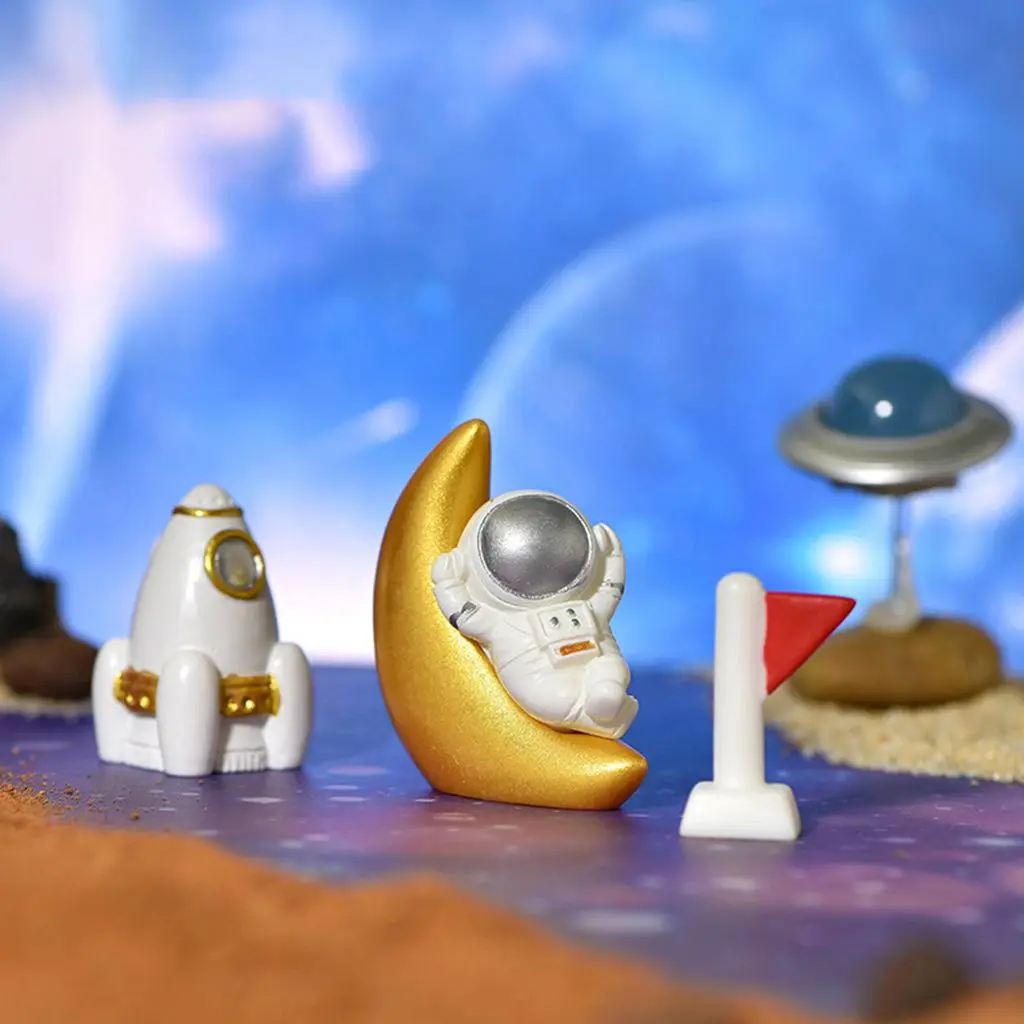 Resin Bonsai Decor DIY Wonderful Gift Crafts Micro Miniatures Desktop Decoration Astronaut Figurines Astronaut Model
Resin Bonsai Decor DIY Wonderful Gift Crafts Micro Miniatures Desktop Decoration Astronaut Figurines Astronaut Model