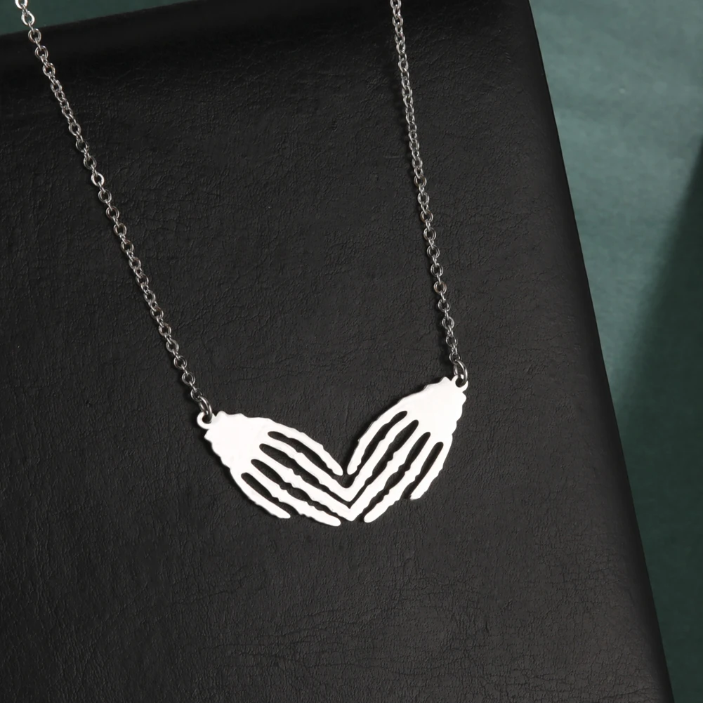 Hollow Skull Palm Pendant Necklace Stainless Steel Necklace for Men Women Fashion Jewelry for Birthday Gift
Hollow Skull Palm Pendant Necklace Stainless Steel Necklace for Men Women Fashion Jewelry for Birthday Gift