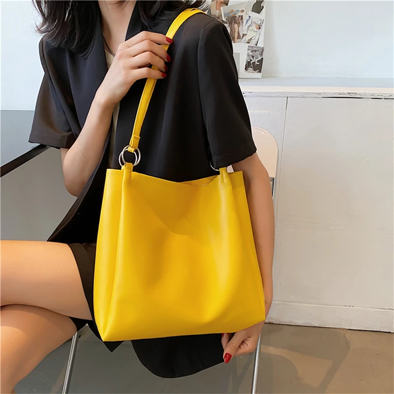 Women Solid Color Bag Large Capacity Shoulder Bags High Quality PU Leather Handbags Fashion Purse Female Retro Tote Bags
Women Solid Color Bag Large Capacity Shoulder Bags High Quality PU Leather Handbags Fashion Purse Female Retro Tote Bags