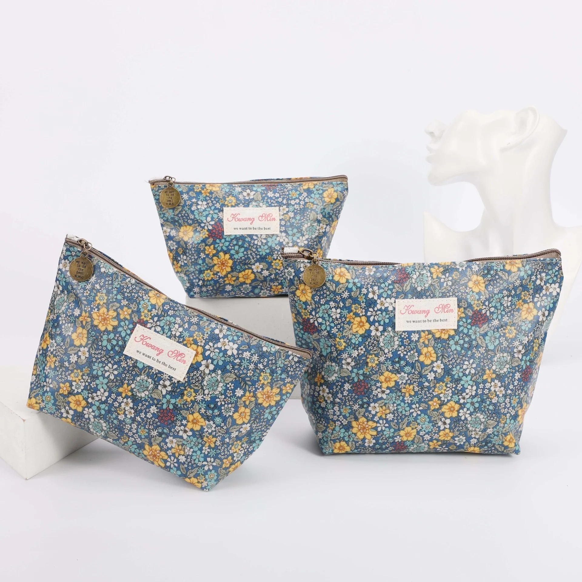 Floral Cosmetic Bag Cotton Fabric Women Make Up Storage Pouch Japan Style Zipper Cosmetic Pouch Vintage Clutch Beauty Case S M L
Floral Cosmetic Bag Cotton Fabric Women Make Up Storage Pouch Japan Style Zipper Cosmetic Pouch Vintage Clutch Beauty Case S M L