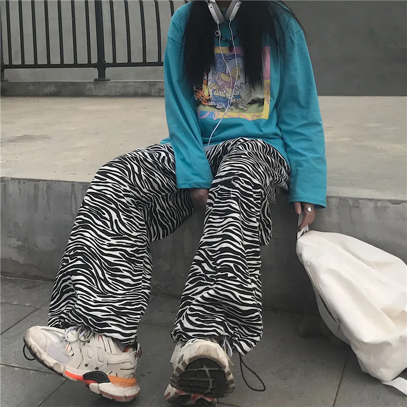 Zebra Print Pants Japanese Harajuku Style Pants for Women Girl Korean Trousers Streetwear Loose Hip Hop Hiphop Punk Clothing
Zebra Print Pants Japanese Harajuku Style Pants for Women Girl Korean Trousers Streetwear Loose Hip Hop Hiphop Punk Clothing