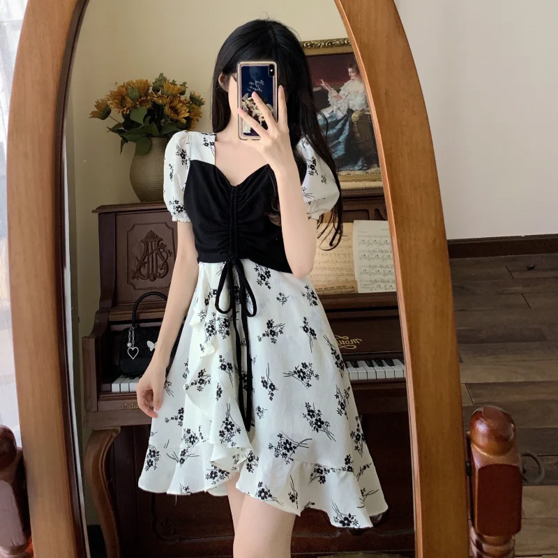 Square Neck Short Skirt Women Fragmented Flower Dress Summer Fake Two Pieces Fashion StreetWear Y2k Female Clothing
Square Neck Short Skirt Women Fragmented Flower Dress Summer Fake Two Pieces Fashion StreetWear Y2k Female Clothing