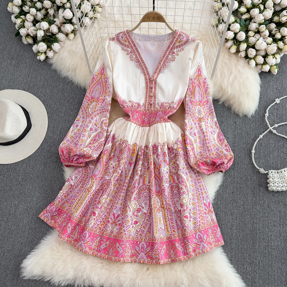 Spring 2022 Elegant V-neck Waist-Controlled Slimming Lantern Sleeve Printed A- line Large Hem Dress
Spring 2022 Elegant V-neck Waist-Controlled Slimming Lantern Sleeve Printed A- line Large Hem Dress