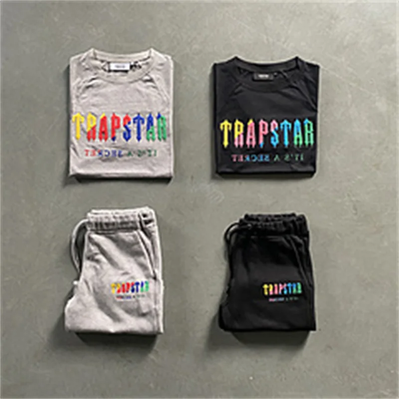 New trapstar cotton casual embroidery suit, casual fashion brand short sleeve + shorts sportswear
New trapstar cotton casual embroidery suit, casual fashion brand short sleeve + shorts sportswear