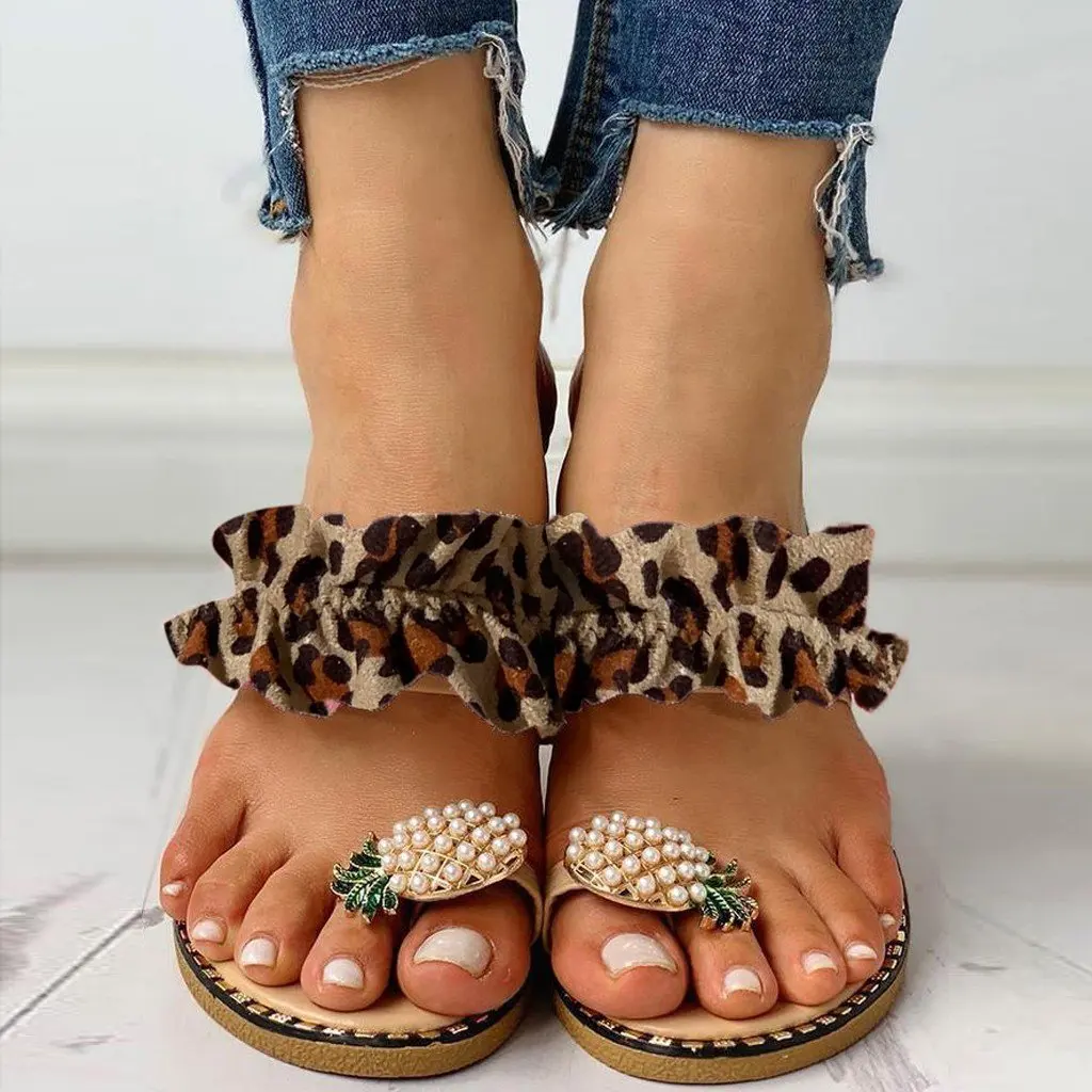 2023 Summer Flat Bottom Pineapple Beach Women Slippers Wearing Flip Flops Toe Clippers Fashion Sandals Large Sandals Female
2023 Summer Flat Bottom Pineapple Beach Women Slippers Wearing Flip Flops Toe Clippers Fashion Sandals Large Sandals Female