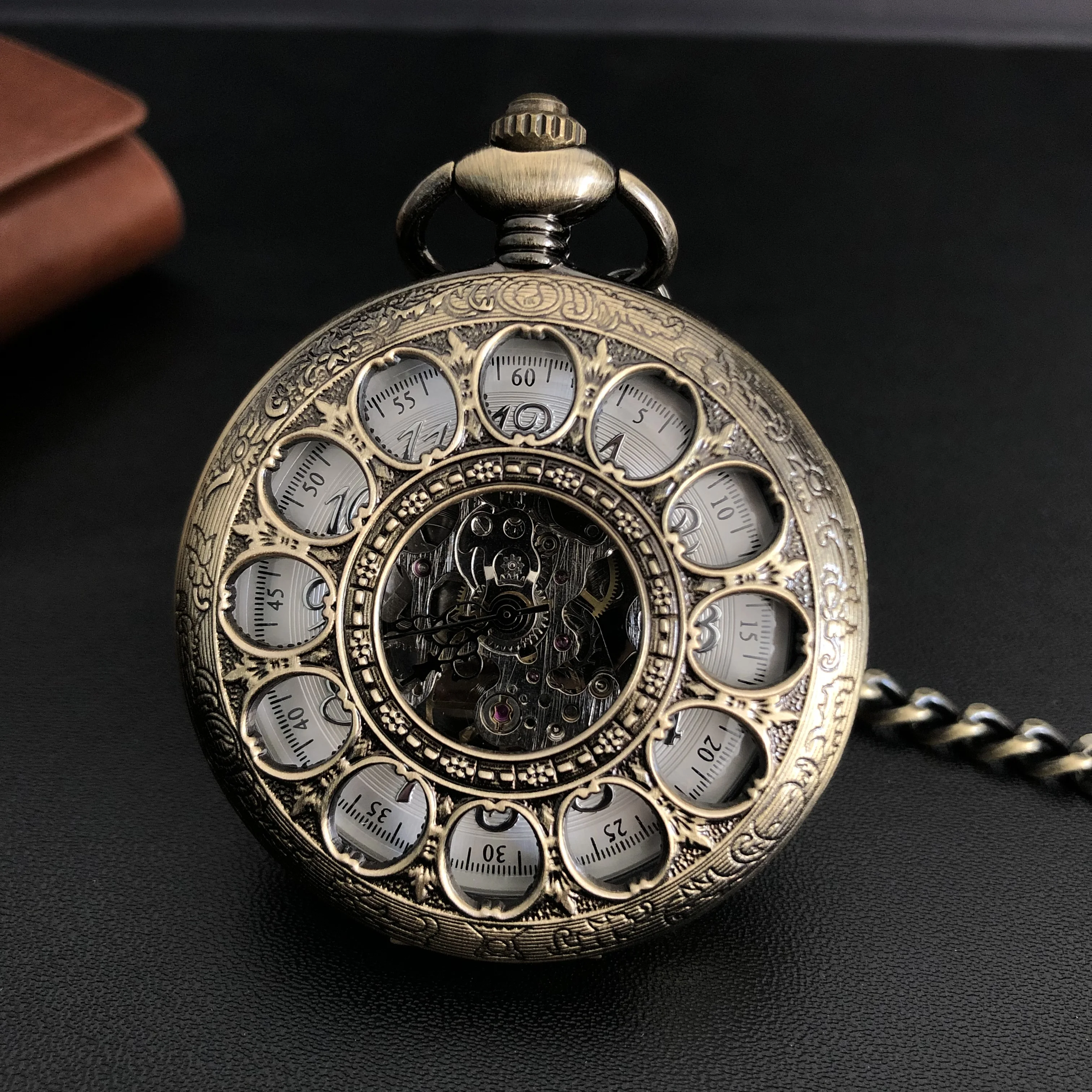 New Arrival Carved Hollow Roman Numerals Big Dial Wind Mechanical Hand Pocket Watch Necklace Pendant Gifts For Women Or Man
New Arrival Carved Hollow Roman Numerals Big Dial Wind Mechanical Hand Pocket Watch Necklace Pendant Gifts For Women Or Man