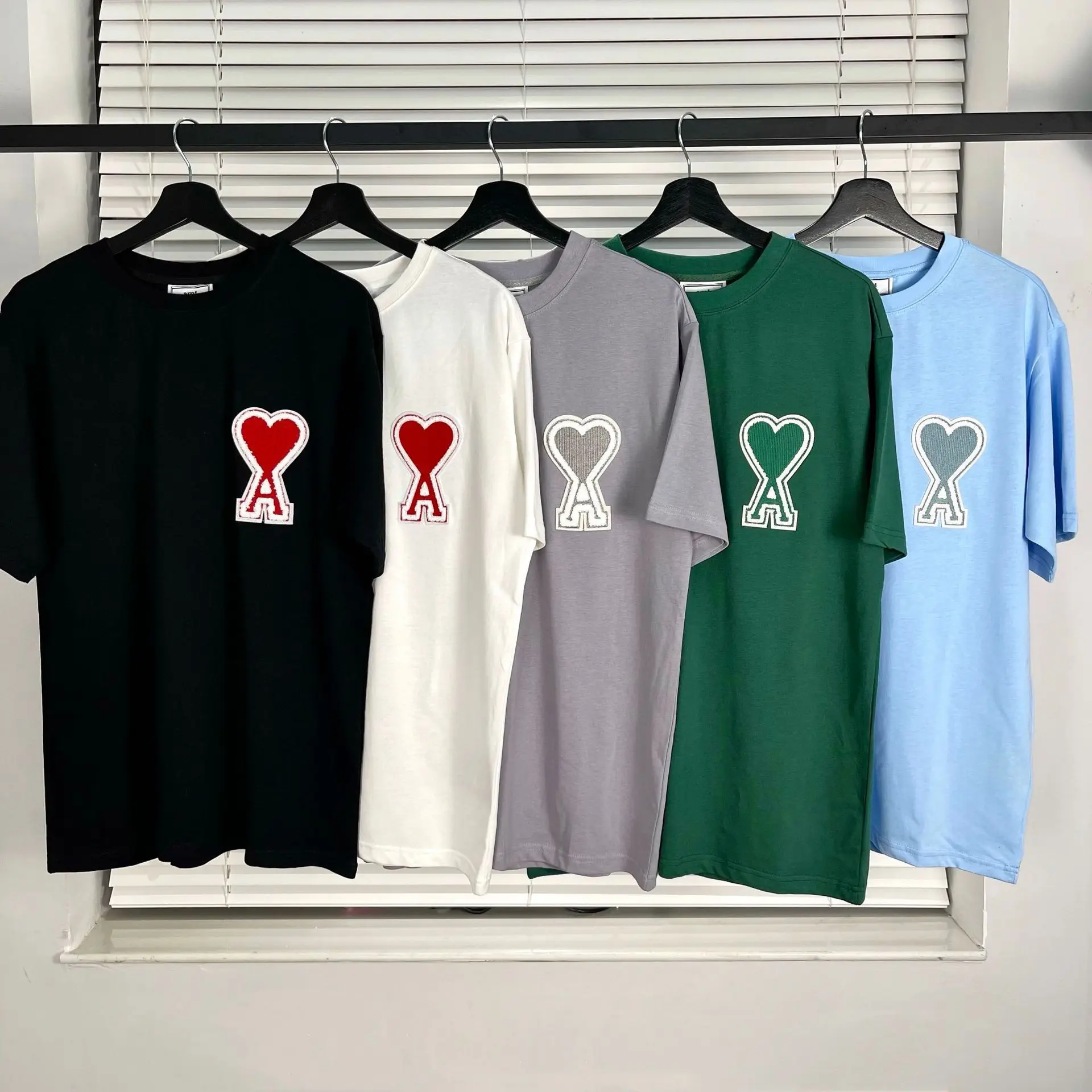 2022 AMI Summer New 100% Cotton Korean Fashion T Shirt Men/Women Casual O Neck Basic T Shirt Men High Quality Trend Top
2022 AMI Summer New 100% Cotton Korean Fashion T Shirt Men/Women Casual O Neck Basic T Shirt Men High Quality Trend Top