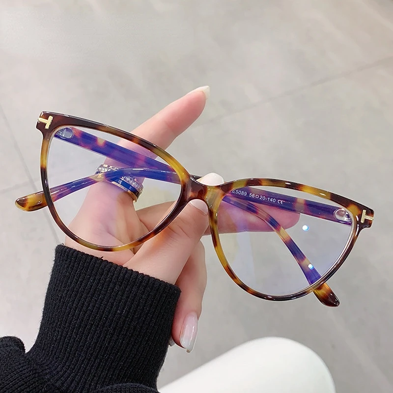 2022 New Classic Anti-Blue Light Glasses For Girls Anti-dazzle Computer Gaming Eye Protection Glasses Cat Eye Vintage Eyeglasses
2022 New Classic Anti-Blue Light Glasses For Girls Anti-dazzle Computer Gaming Eye Protection Glasses Cat Eye Vintage Eyeglasses