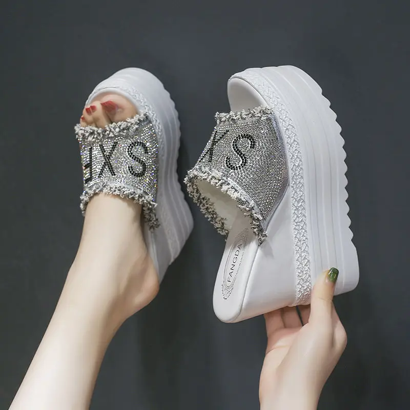 Newest Drop Ship Crystals Wedges High Heels Leisure Summer Sandal Woman Shoes Women Platform Mules Slippers 2022
Newest Drop Ship Crystals Wedges High Heels Leisure Summer Sandal Woman Shoes Women Platform Mules Slippers 2022