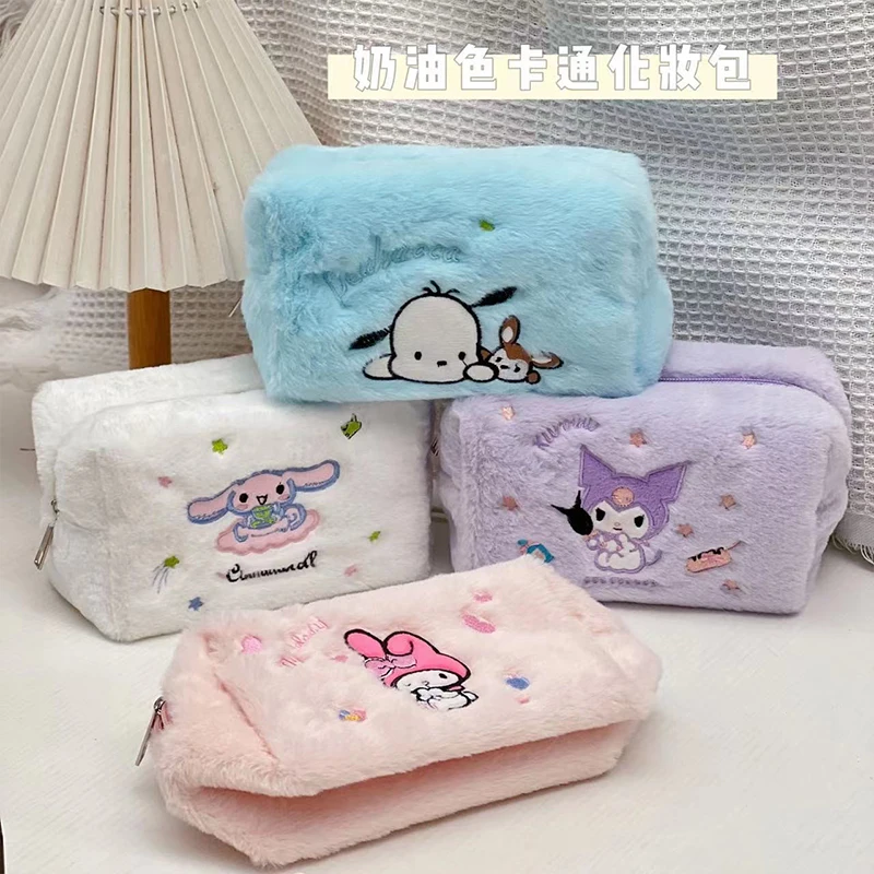 Kawaii Sanrio плюшевые сумки для ручек Kuromi My Melody милые детские Мультяшные мягкие школьные ранцы для учеников
Kawaii Sanrio плюшевые сумки для ручек Kuromi My Melody милые детские Мультяшные мягкие школьные ранцы для учеников