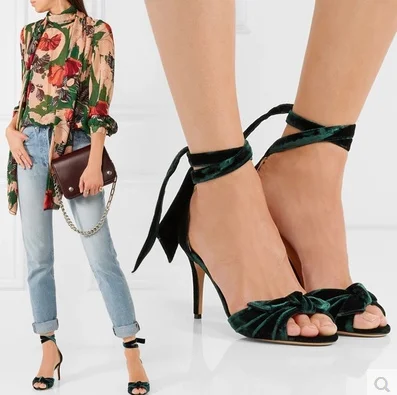 Summer New Hot Sale High-Heeled Women's Shoes Sexy Stiletto Peep Toe Sandals Gold Velvet Stiletto Strappy Sandals Party Wear
Summer New Hot Sale High-Heeled Women's Shoes Sexy Stiletto Peep Toe Sandals Gold Velvet Stiletto Strappy Sandals Party Wear