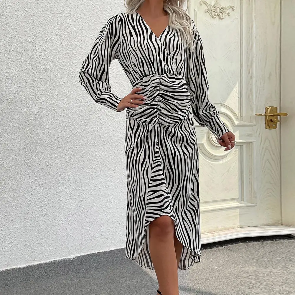 Women Dress V Neck Long Sleeve Front Shirring High-Waist Back Hollow Midi Dress Striped Print Autumn Female Clothing for Party
Women Dress V Neck Long Sleeve Front Shirring High-Waist Back Hollow Midi Dress Striped Print Autumn Female Clothing for Party