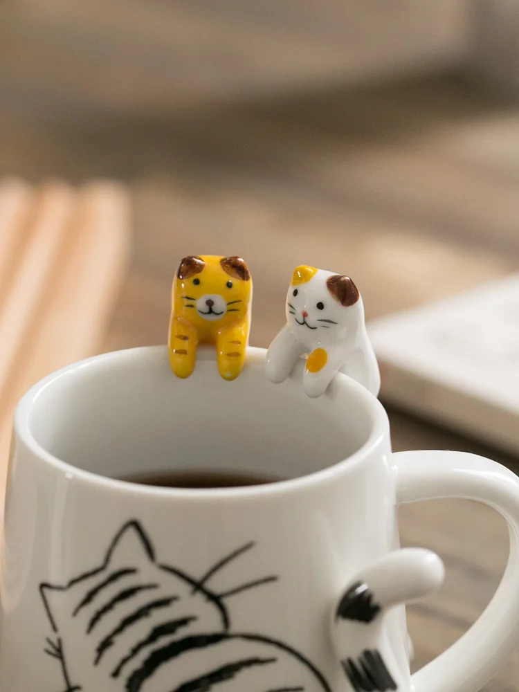 2021 NEW Unique Ice Cream Flatware Kitchen Tool Novelty Gift Ceramic Cartoon Cute Cat Animal Spoon Hanging Coffee Dessert Spoon
2021 NEW Unique Ice Cream Flatware Kitchen Tool Novelty Gift Ceramic Cartoon Cute Cat Animal Spoon Hanging Coffee Dessert Spoon