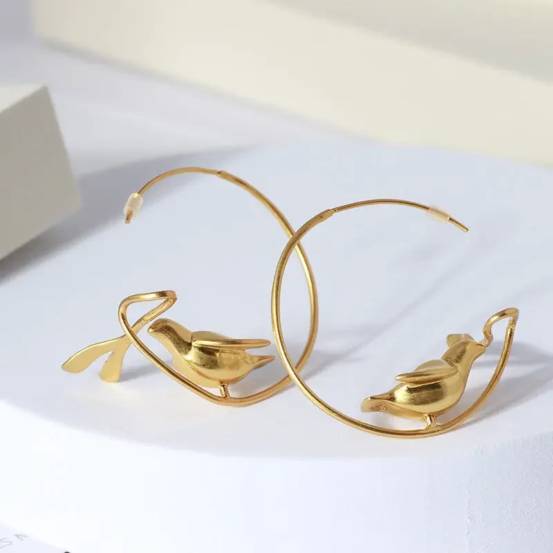 TB Matte Gold Bird Earrings Elegant Metal Earrings Gold Plated Luxury Trendy Accessories Jewelry For Woman
TB Matte Gold Bird Earrings Elegant Metal Earrings Gold Plated Luxury Trendy Accessories Jewelry For Woman