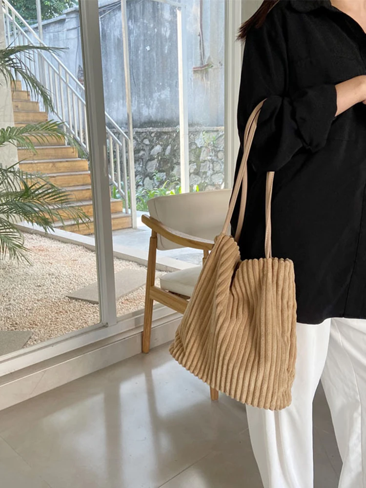 2022 New Spring Autum Women Bucket Tote Shopping Bag Ladies Cotton Cloth Shoulder Bags Corduroy Handbags Magnetic Buckl
2022 New Spring Autum Women Bucket Tote Shopping Bag Ladies Cotton Cloth Shoulder Bags Corduroy Handbags Magnetic Buckl