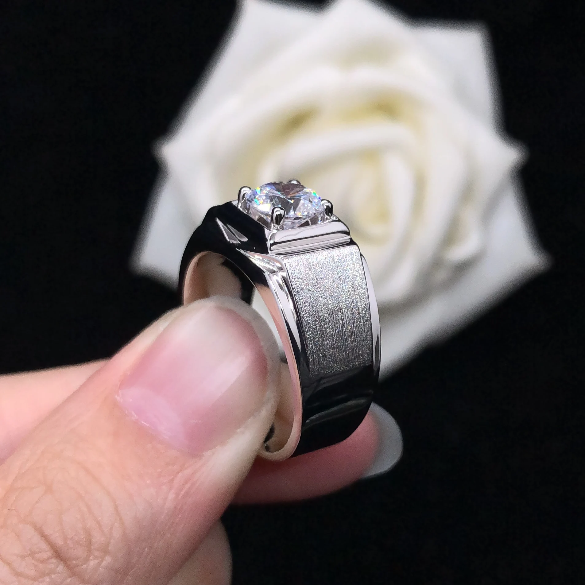 1CT Diamond Engagement Rings For Man D Color Solid Platinum PT950 Statement Men's Ring Valuable Gift For Lady All Size Ok
1CT Diamond Engagement Rings For Man D Color Solid Platinum PT950 Statement Men's Ring Valuable Gift For Lady All Size Ok