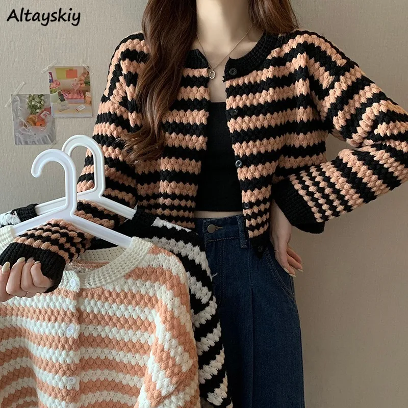 Cropped Cardigan Women Korean New Striped Simple All-match Sueter Mujer Soft Spring Ins Casual Sweet Retro Preppy Girlish Tender
Cropped Cardigan Women Korean New Striped Simple All-match Sueter Mujer Soft Spring Ins Casual Sweet Retro Preppy Girlish Tender