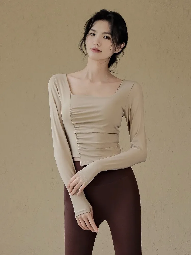 Yoga for Women with A Chest Cushion Slim Fit, Long Sleeved Sports Top, Professional Running, Pilates Training, and Fitness
Yoga for Women with A Chest Cushion Slim Fit, Long Sleeved Sports Top, Professional Running, Pilates Training, and Fitness