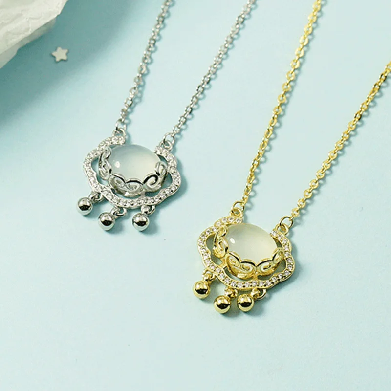 Xiangyun Ruyi Safety Lock White Jade Marrow Long Life Lock Bead Necklace Female Minority Neck Chain Neckbone Chain Tide
Xiangyun Ruyi Safety Lock White Jade Marrow Long Life Lock Bead Necklace Female Minority Neck Chain Neckbone Chain Tide