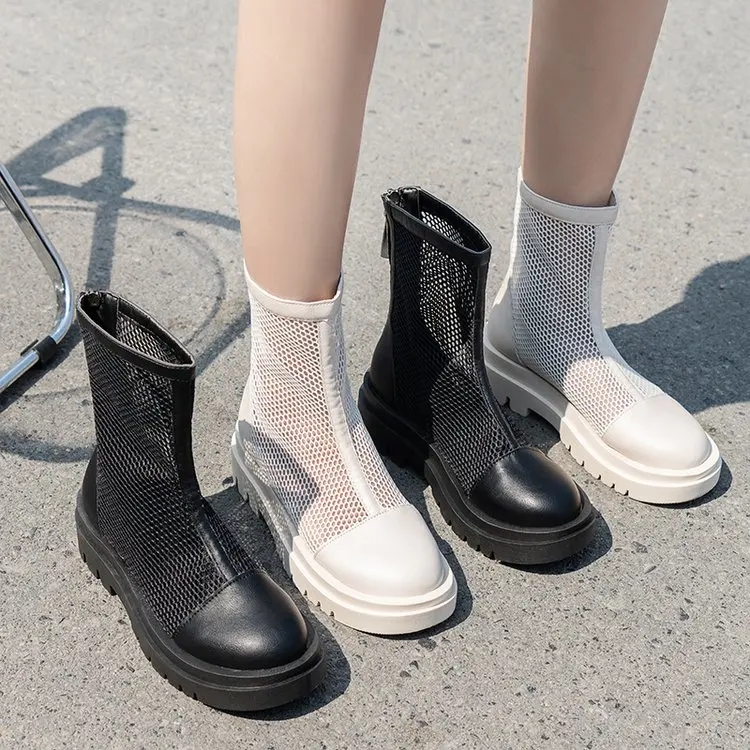 Босоножки женские сетчатые на платформе, дышащие сандалии с прорезями, на толстой подошве, на молнии сзади, большие размеры 42 43, на лето
Босоножки женские сетчатые на платформе, дышащие сандалии с прорезями, на толстой подошве, на молнии сзади, большие размеры 42 43, на лето